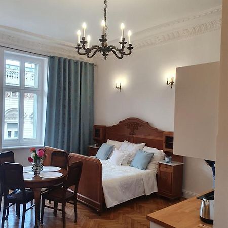 Prestige Aparthotel Piotrkowska 82 - Wyjatkowy Widok Na Deptak Łódź Kültér fotó