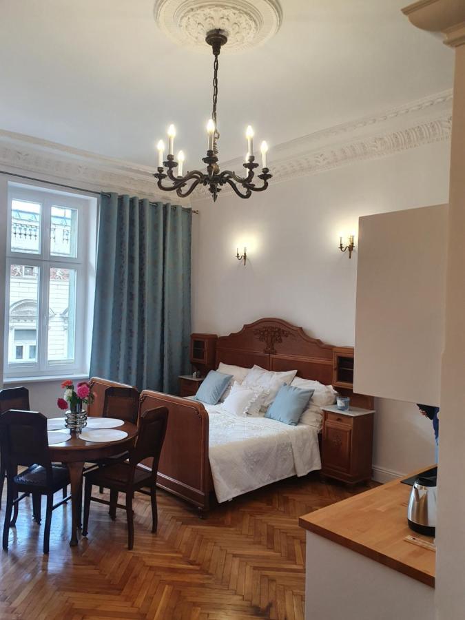 Prestige Aparthotel Piotrkowska 82 - Wyjatkowy Widok Na Deptak Łódź Kültér fotó