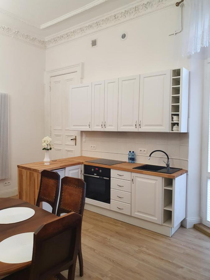 Prestige Aparthotel Piotrkowska 82 - Wyjatkowy Widok Na Deptak Łódź Kültér fotó
